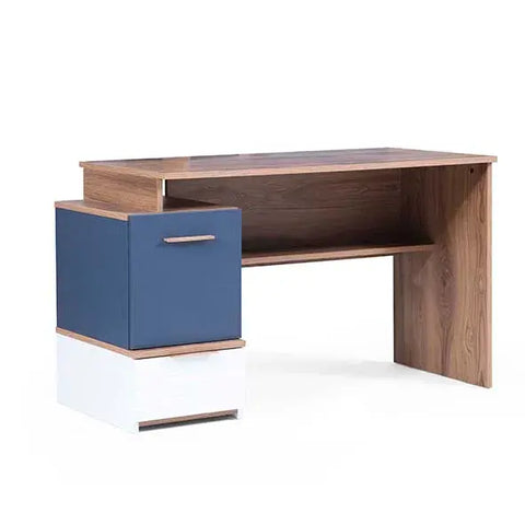 DESK x 1